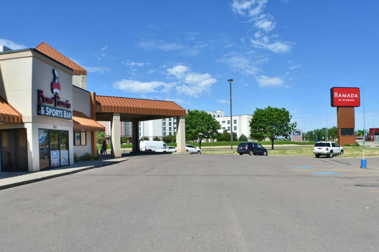  | Ramada by Wyndham Sioux Falls Airport - Waterpark Resort & Event Center