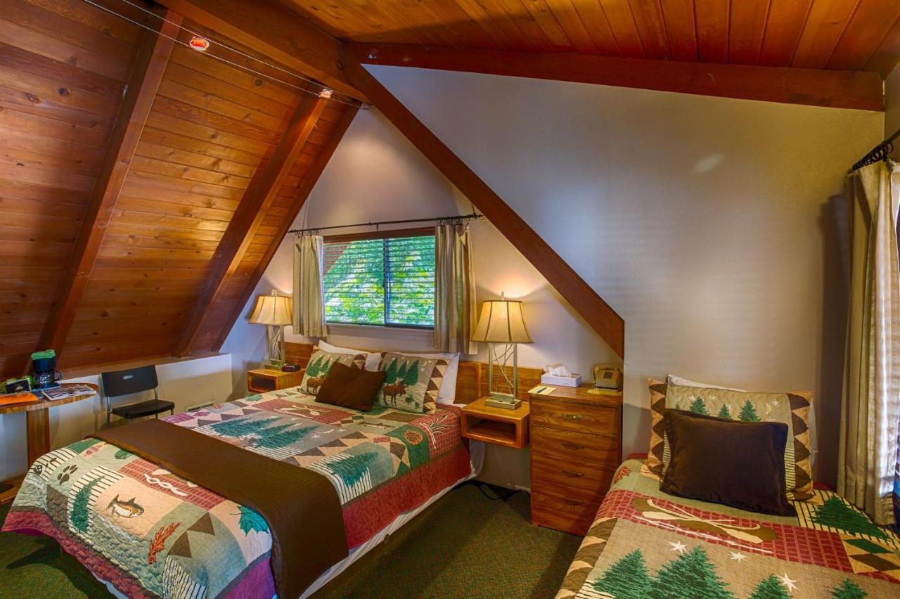 Briarwood - Pet-Friendly at Sleepy Hollow Cabins and Hotel