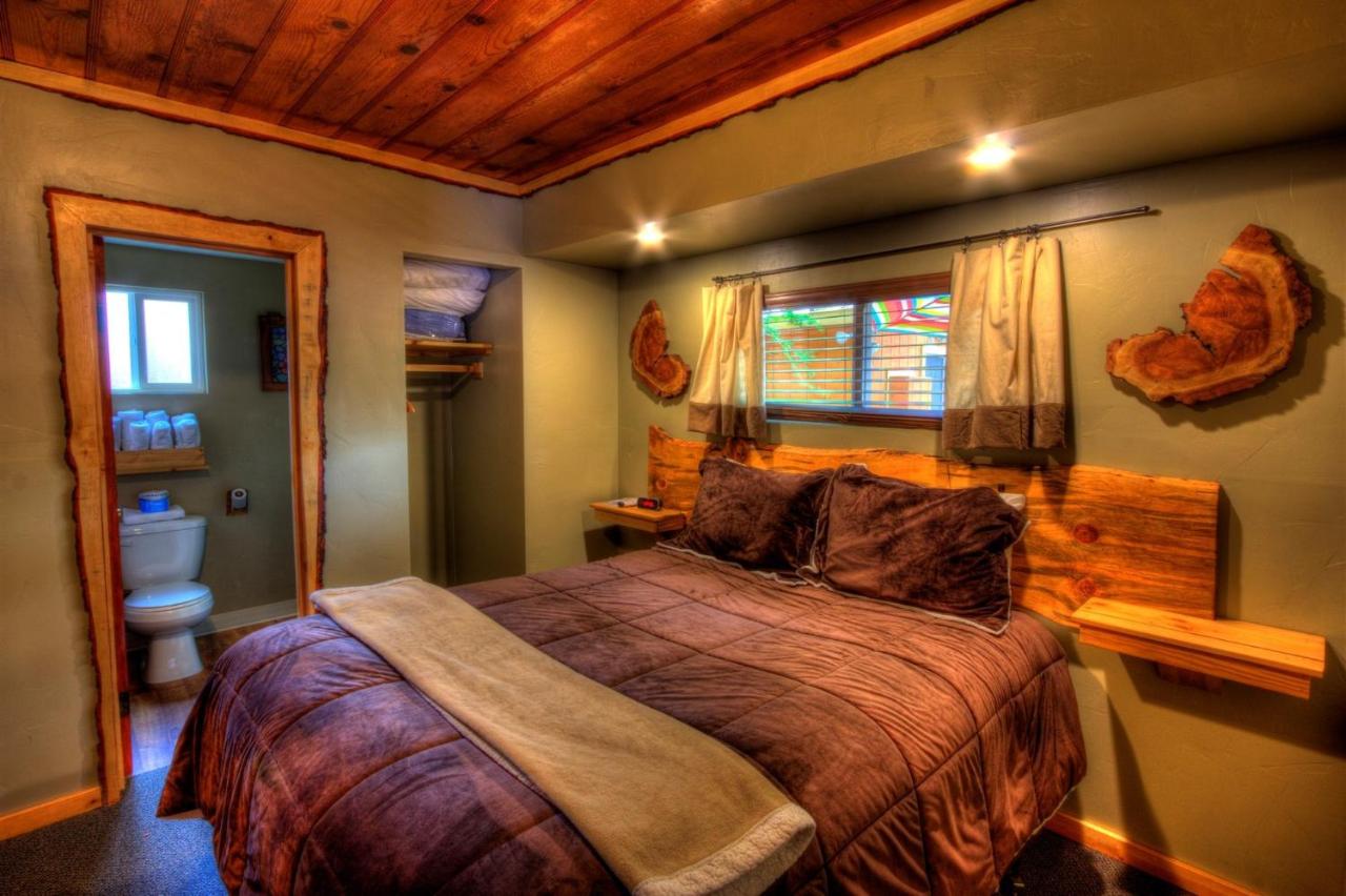 Wildflower Cabin - No Pets at Sleepy Hollow Cabins and Hotel