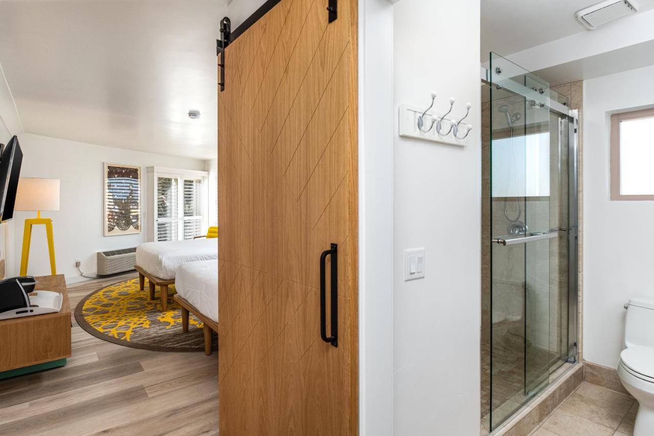 Standard Room with Ocean Front at Ocean Park Inn