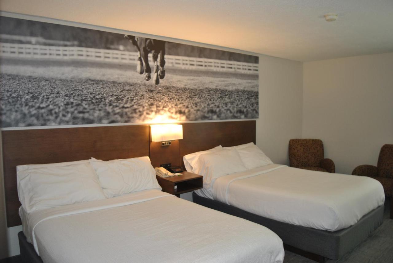  | Clarion Pointe Near Fort Campbell