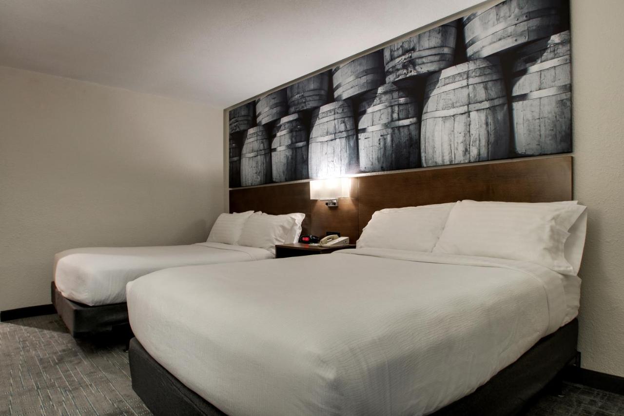  | Clarion Pointe Near Fort Campbell
