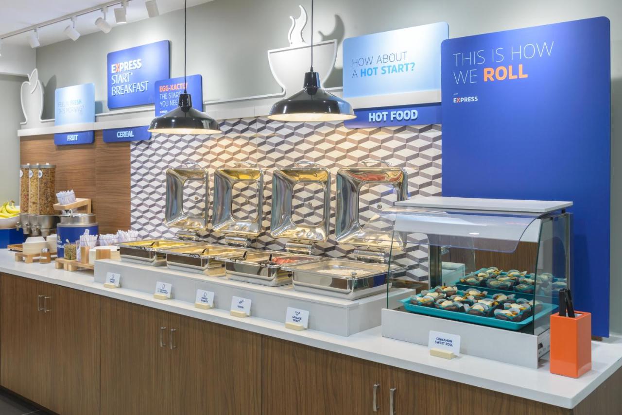  | Holiday Inn Express Southington, an IHG Hotel