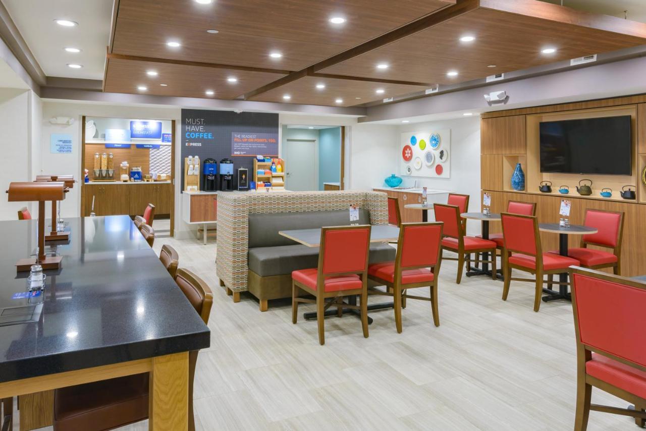  | Holiday Inn Express Southington, an IHG Hotel