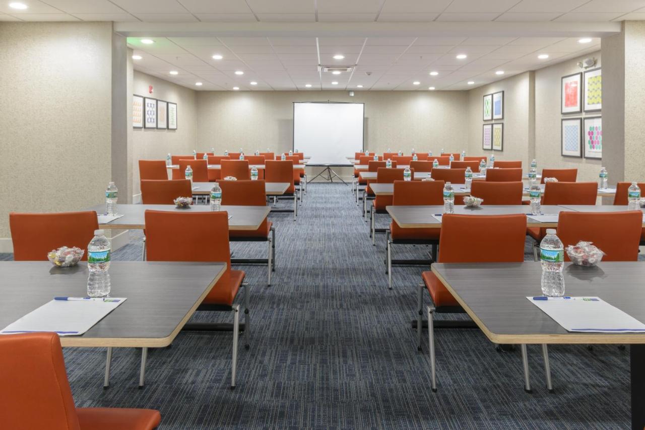  | Holiday Inn Express Southington, an IHG Hotel