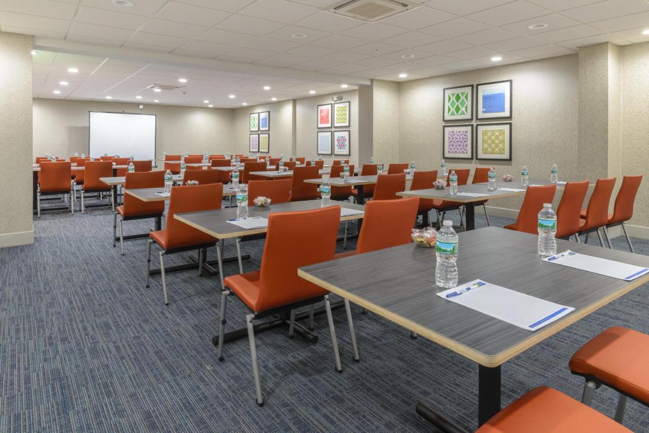  | Holiday Inn Express Southington, an IHG Hotel