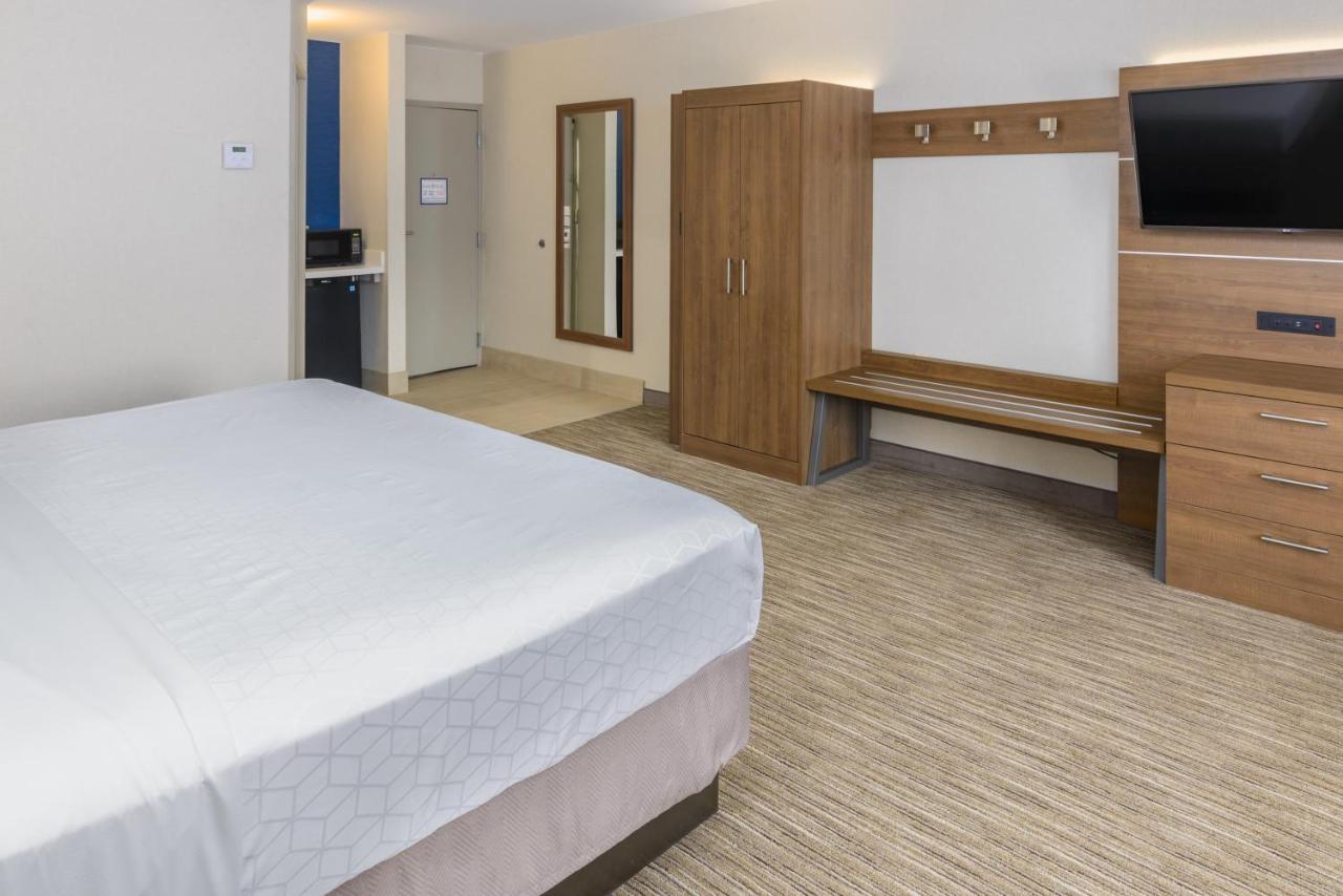  | Holiday Inn Express Southington, an IHG Hotel