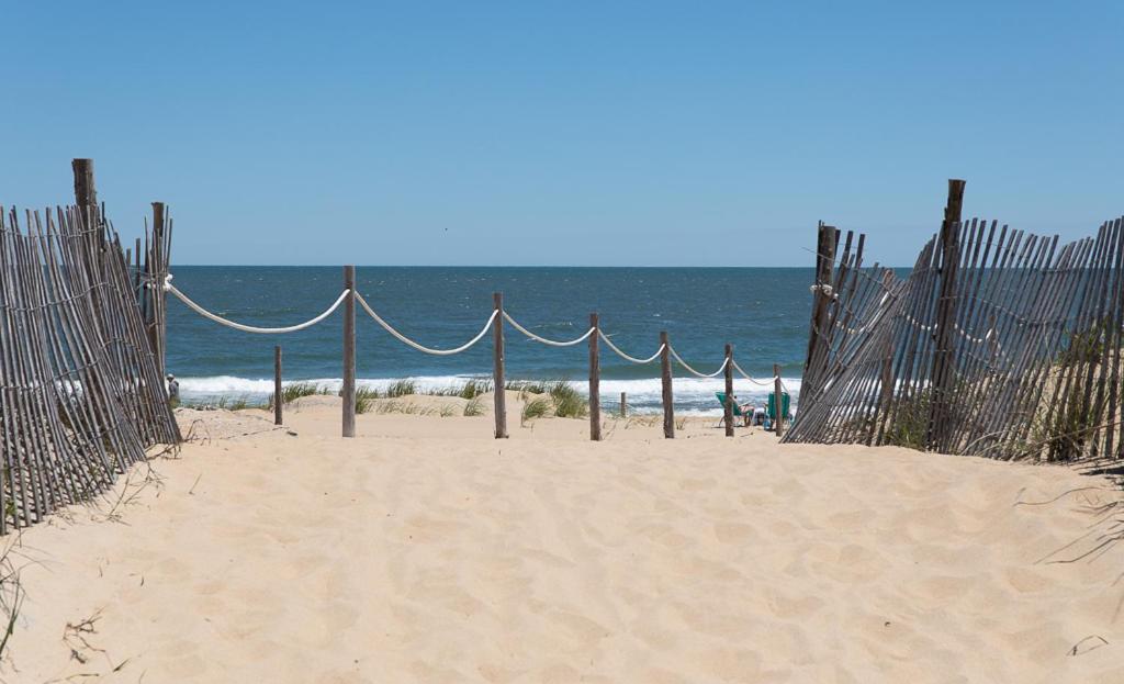 | Atlantic Coast Inn