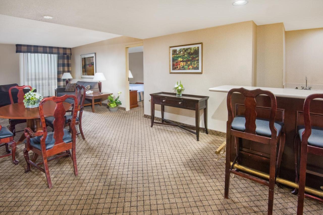  | Holiday Inn Hotel & Suites Cincinnati - Eastgate