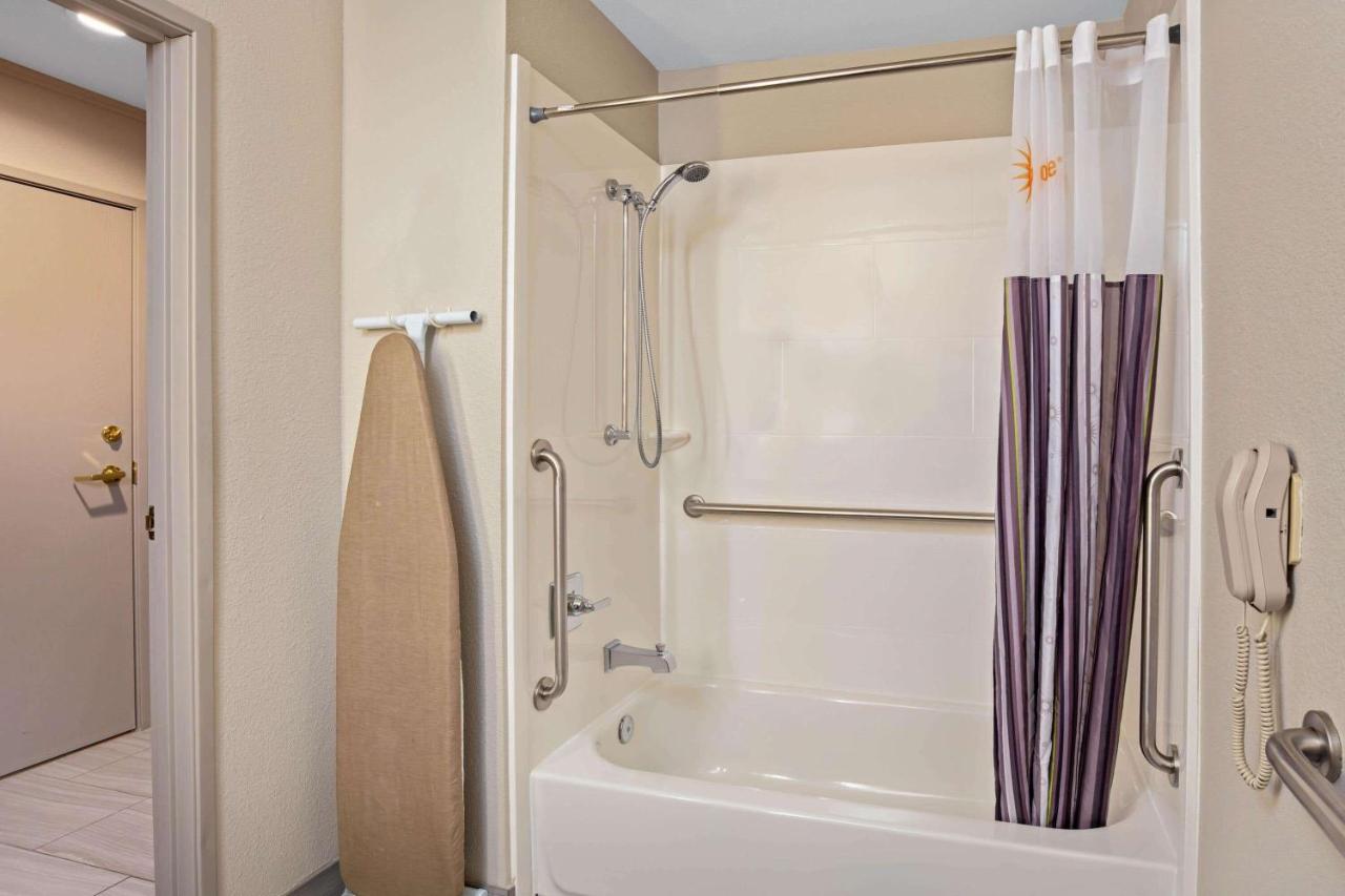 King Room - Disability Access at La Quinta Inn & Suites by Wyndham Las Vegas Nellis