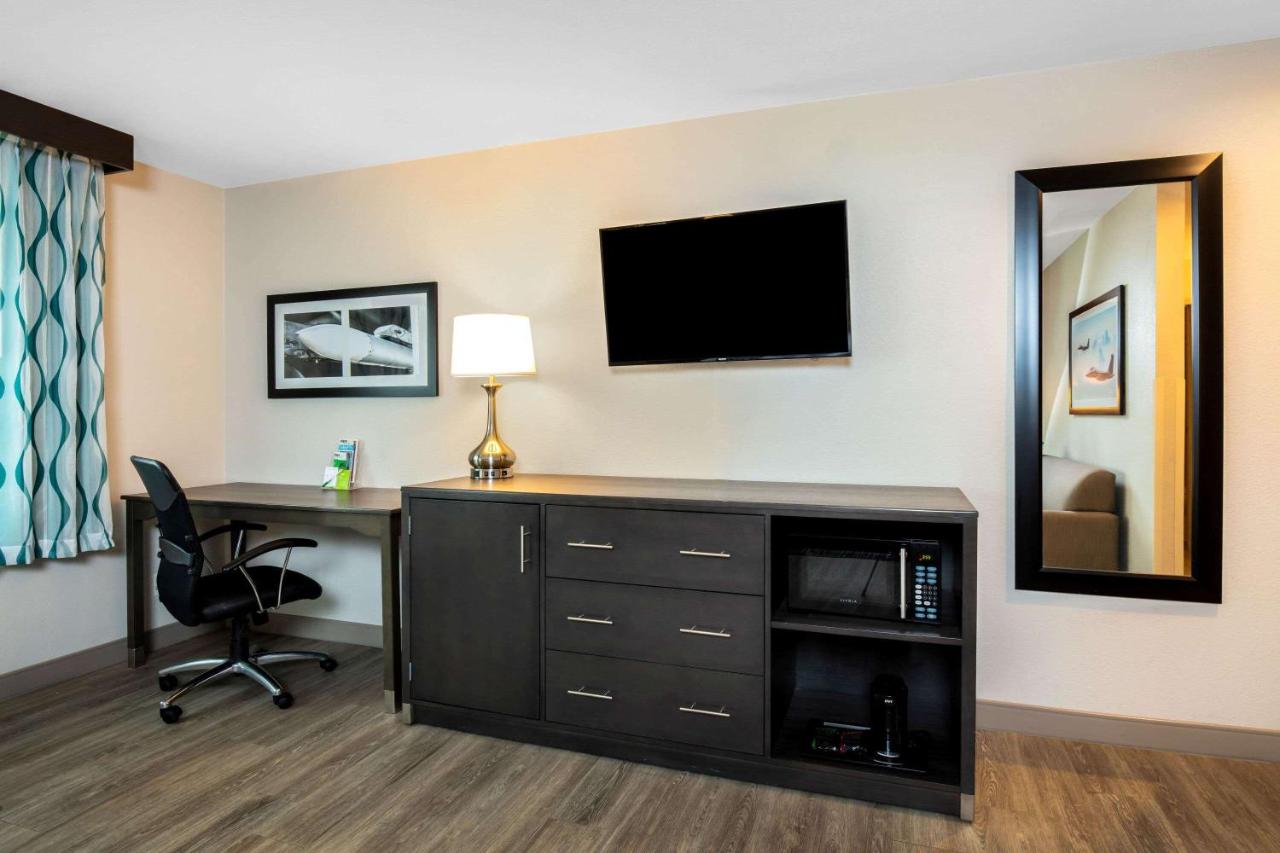 King Suite - Non-Smoking at La Quinta Inn & Suites by Wyndham Las Vegas Nellis