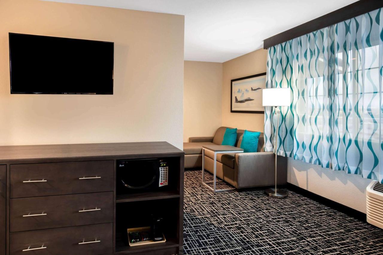 King Suite - Non-Smoking at La Quinta Inn & Suites by Wyndham Las Vegas Nellis