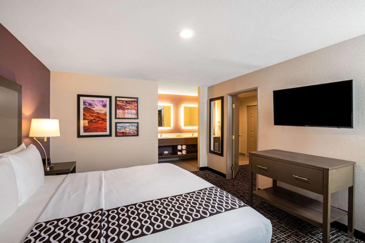 King Suite - Non-Smoking at La Quinta Inn & Suites by Wyndham Las Vegas Nellis
