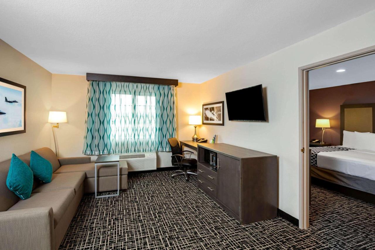 King Suite - Non-Smoking at La Quinta Inn & Suites by Wyndham Las Vegas Nellis