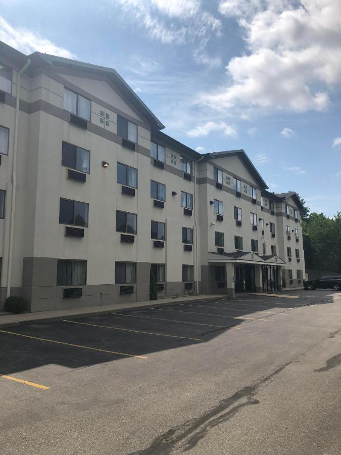 | Super 8 by Wyndham Manchester Airport