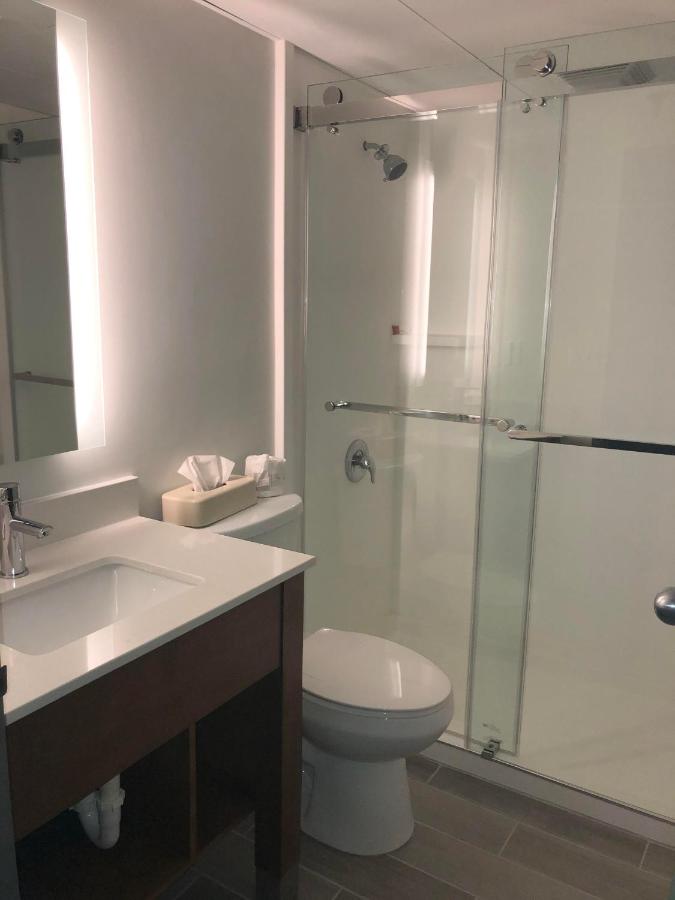| Super 8 by Wyndham Manchester Airport
