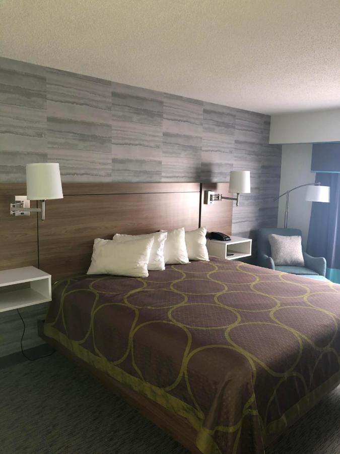| Super 8 by Wyndham Manchester Airport