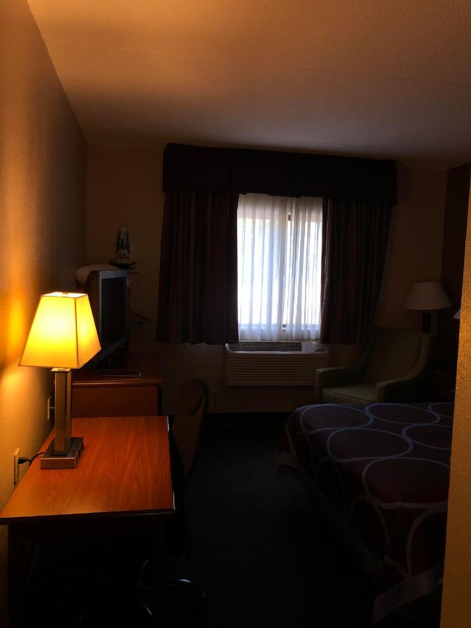 | Super 8 by Wyndham Manchester Airport