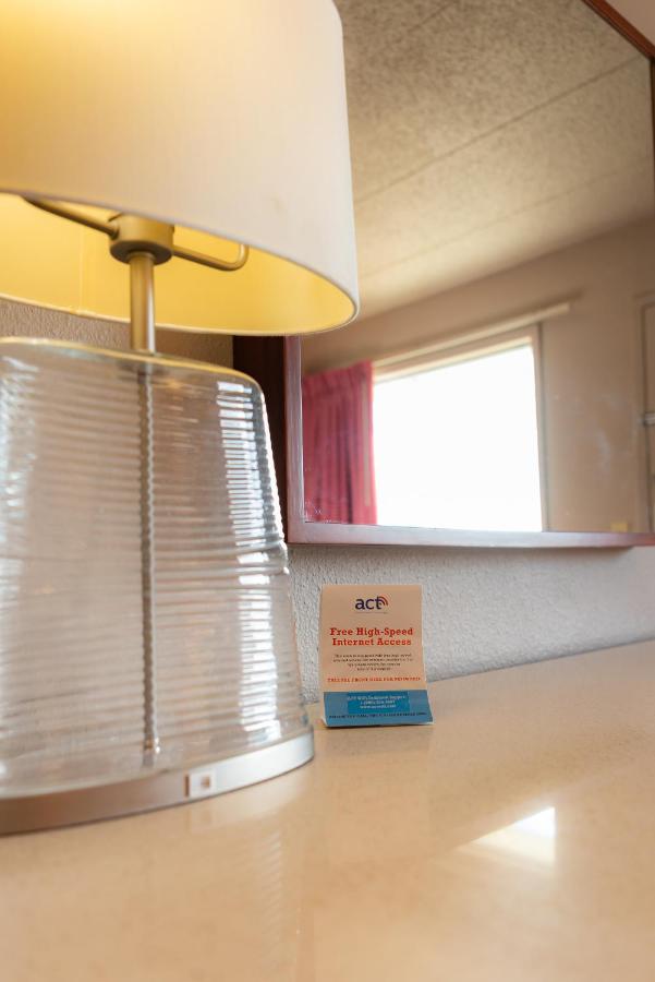  | Spencer Inn & Suites