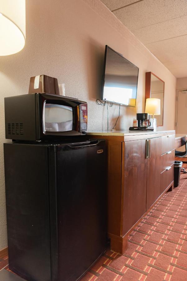  | Spencer Inn & Suites