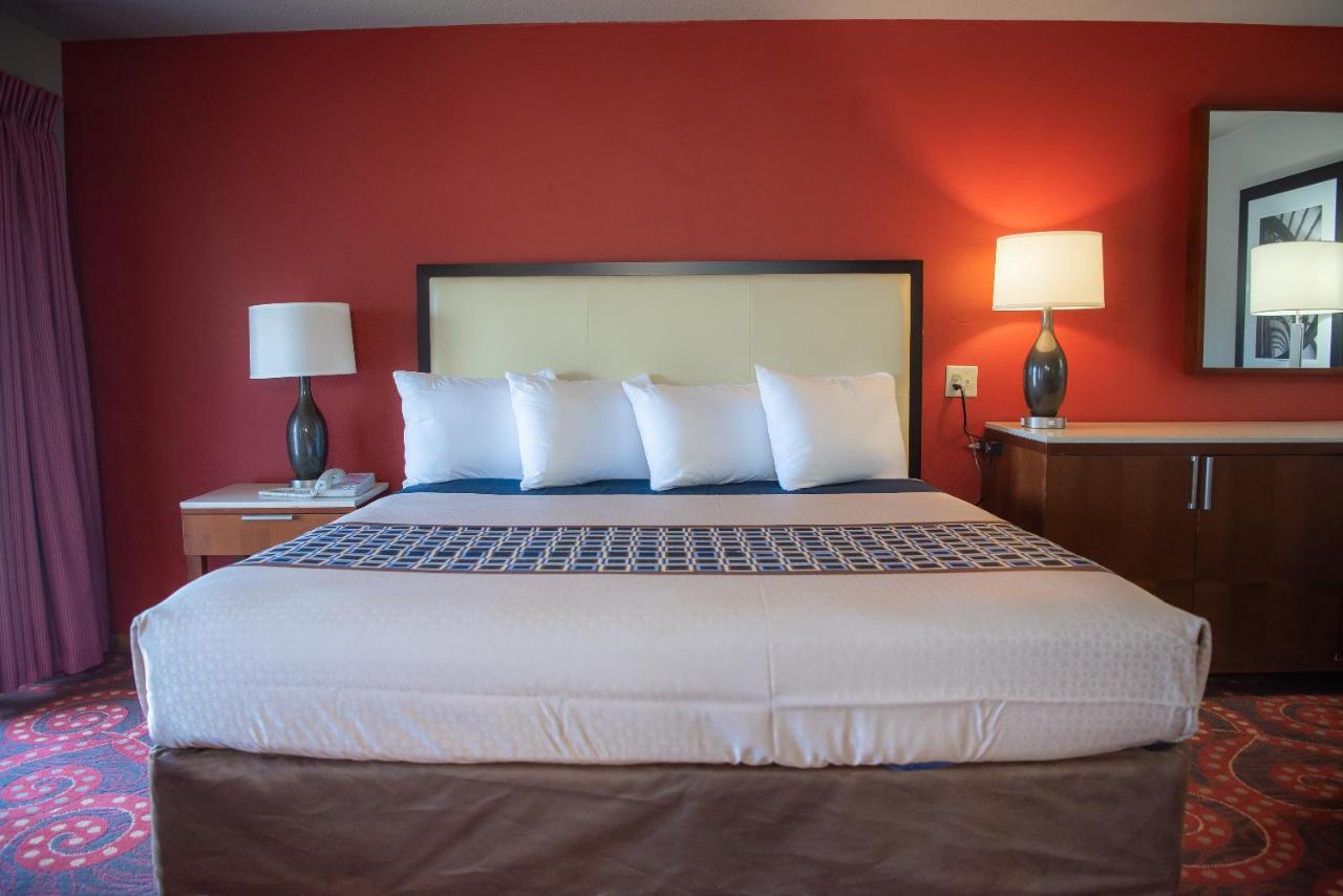  | Spencer Inn & Suites