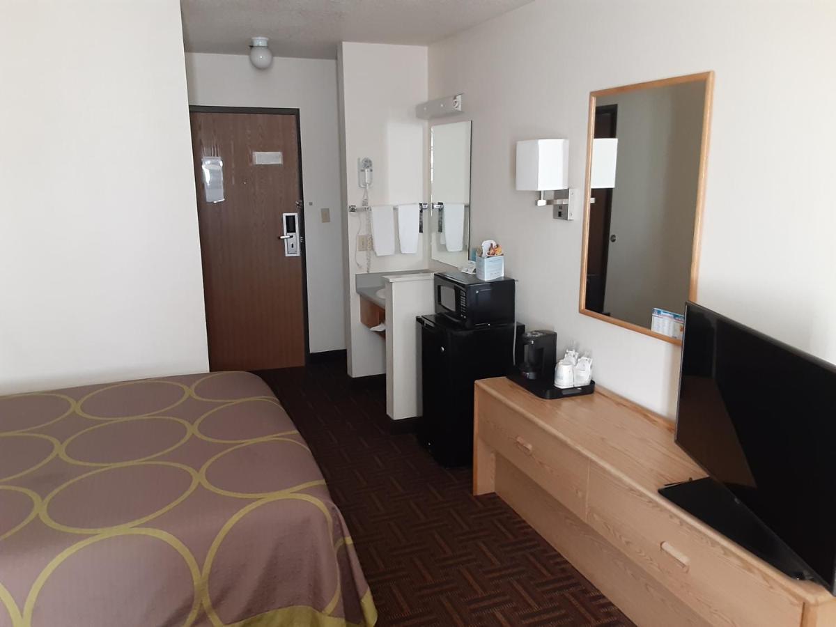 Queen Room - Non-Smoking at Super 8 by Wyndham Bloomfield