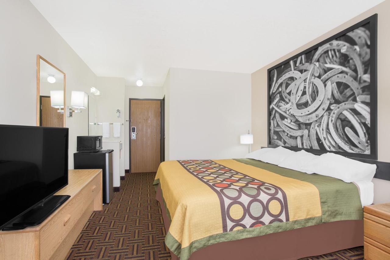 King Room - Non-Smoking at Super 8 by Wyndham Bloomfield
