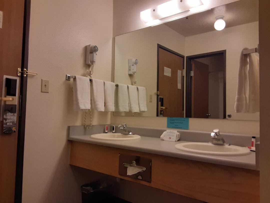 Queen Room with Three Queen Beds - Non-Smoking at Super 8 by Wyndham Bloomfield