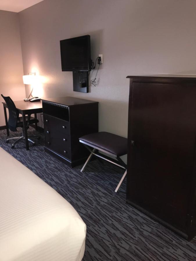 King Room at La Quinta Inn & Suites by Wyndham Abilene Mall