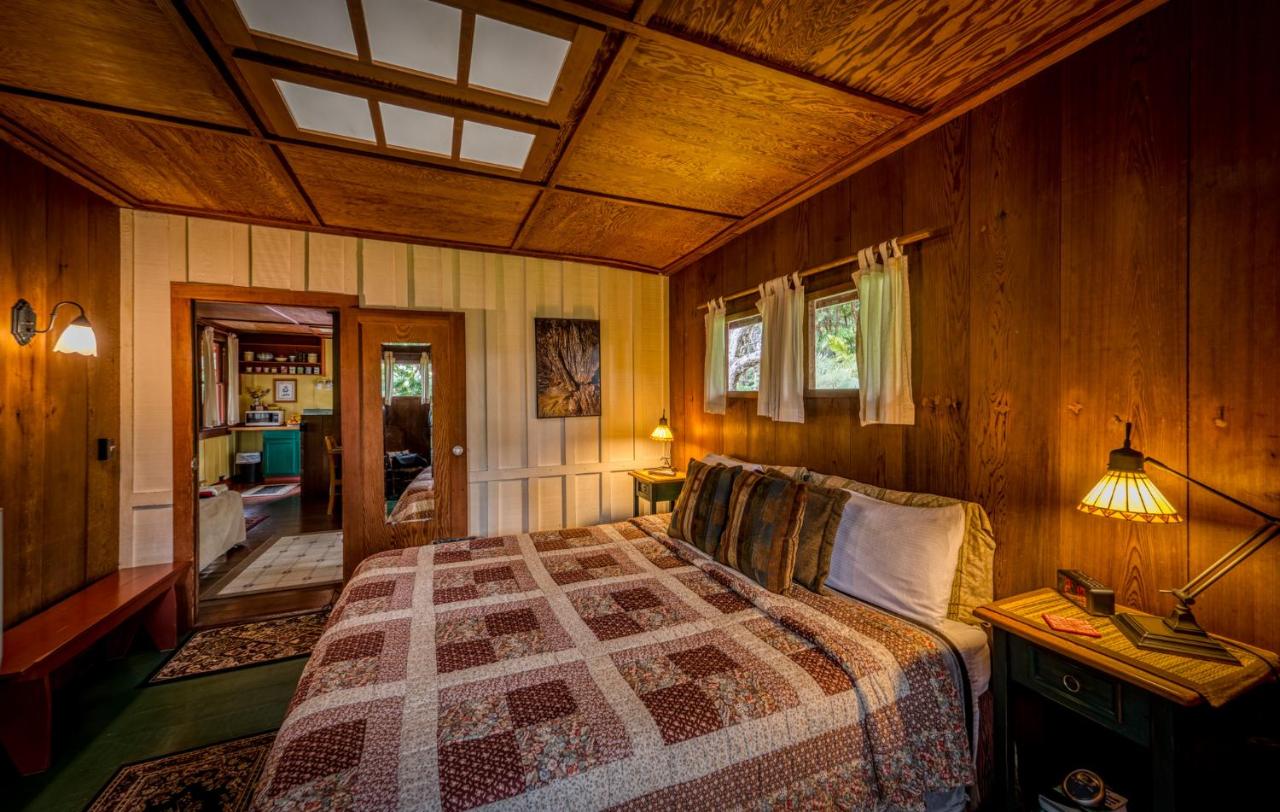 | Crater Rim Cabin
