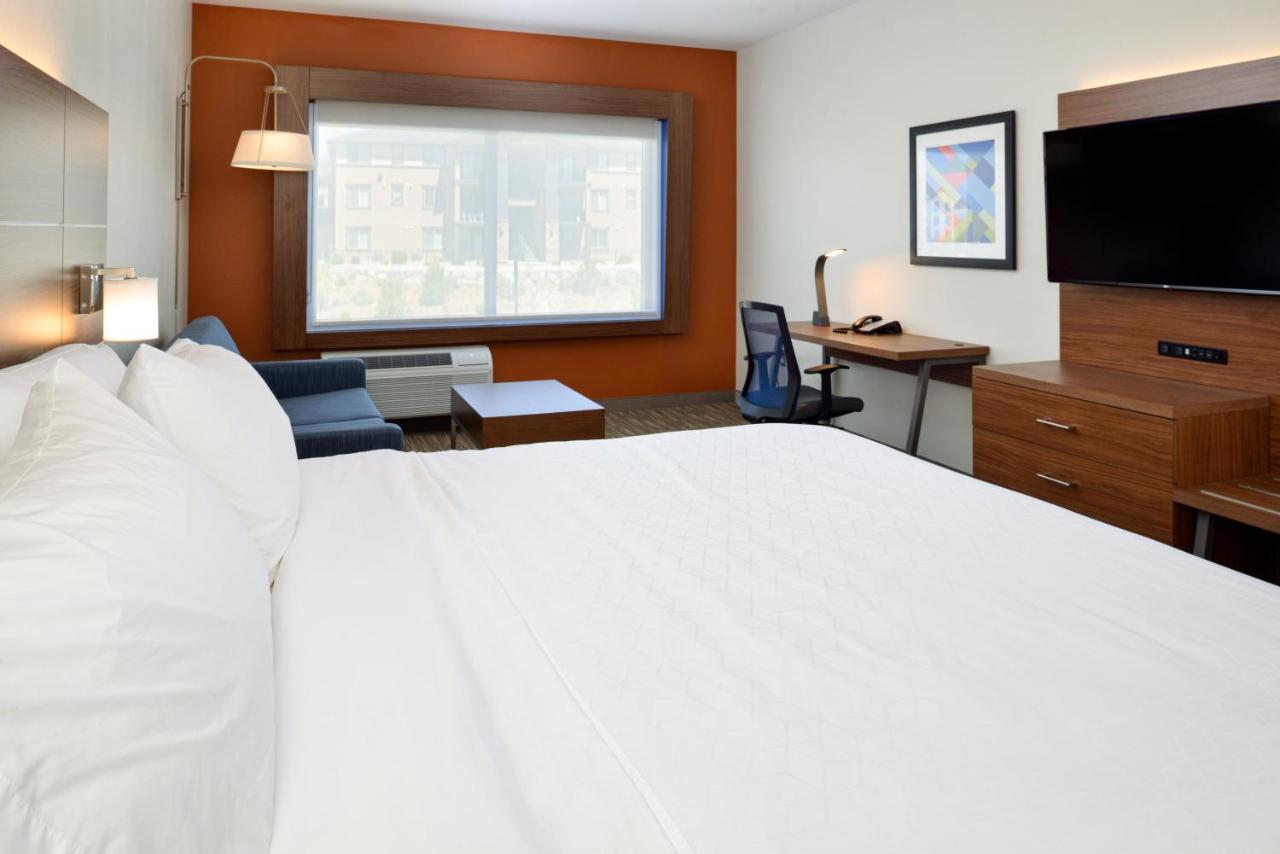 Suite with Accessible Transfer Shower - Non-Smoking at Holiday Inn Express & Suites Elko by IHG