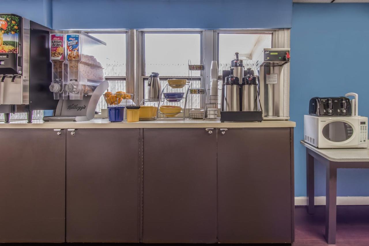 | Days Inn by Wyndham Hicksville Long Island