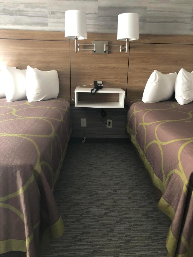 | Super 8 by Wyndham Manchester Airport