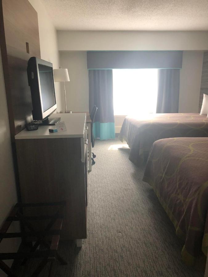 | Super 8 by Wyndham Manchester Airport
