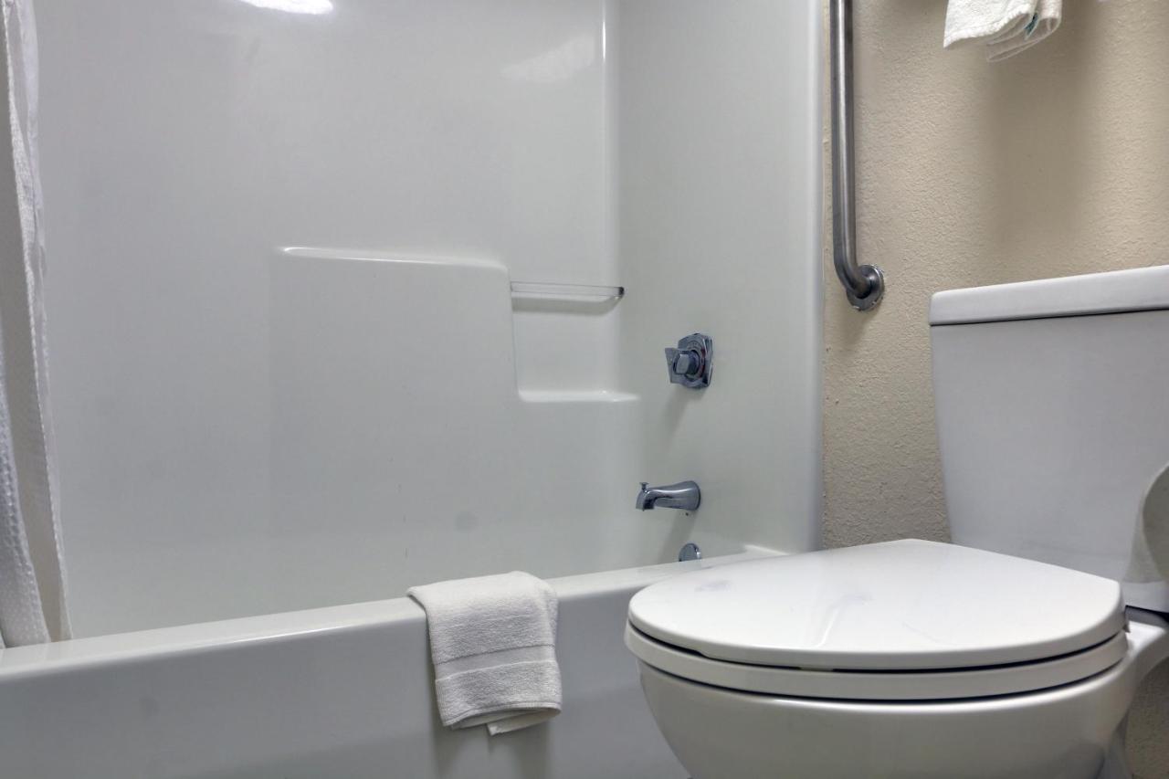 | Baymont by Wyndham Ridgeland I-95