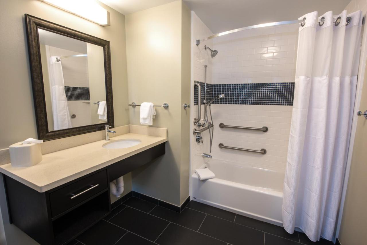 King Room - Mobility Access Tub/Non-Smoking at Staybridge Suites Albany Wolf Rd-Colonie Center by IHG