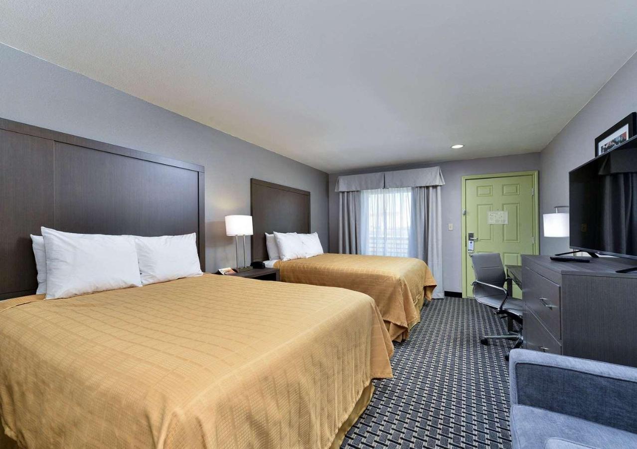 | Scottish Inn & Suites Cotulla, TX