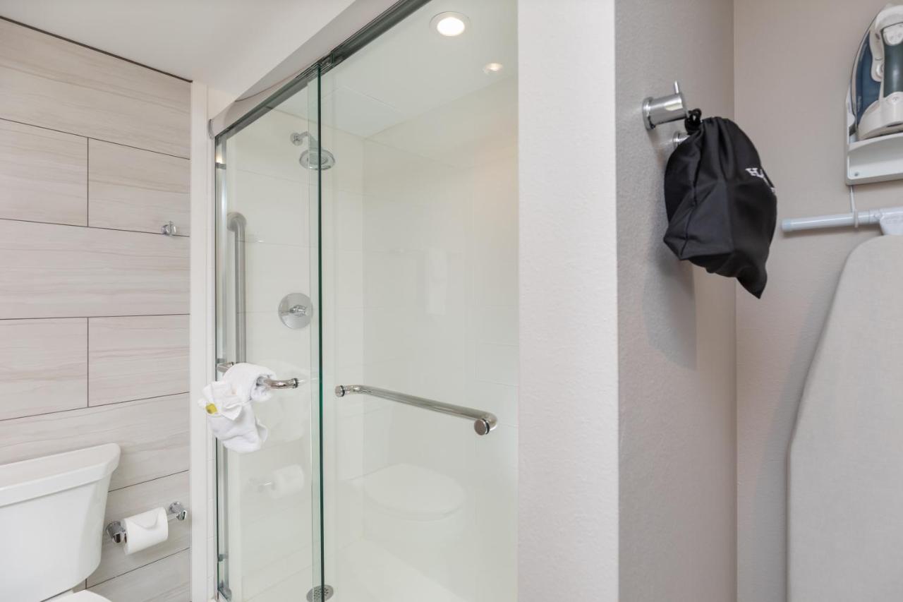 King Room with View - Non-Smoking at Holiday Inn Express Pensacola Beach by IHG