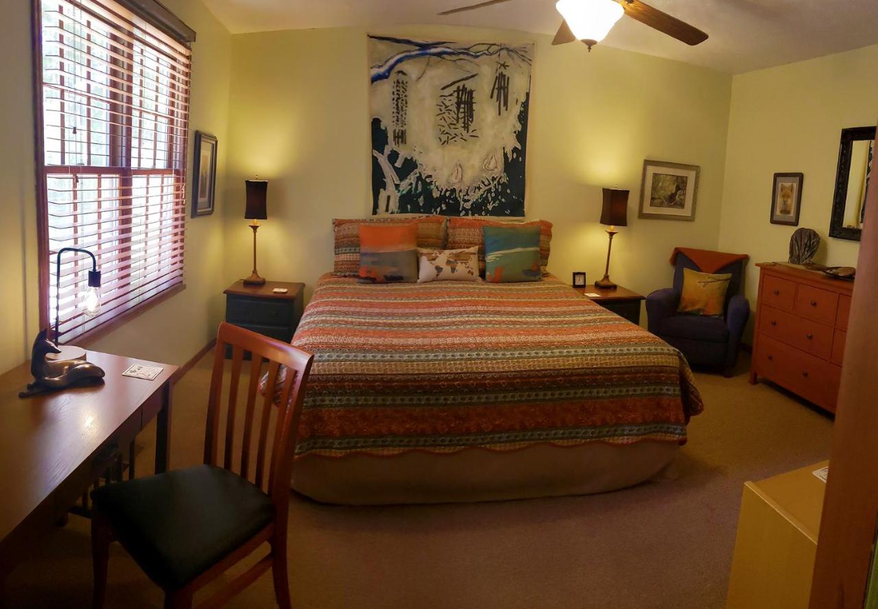 | 2 Cranes Inn - Zion