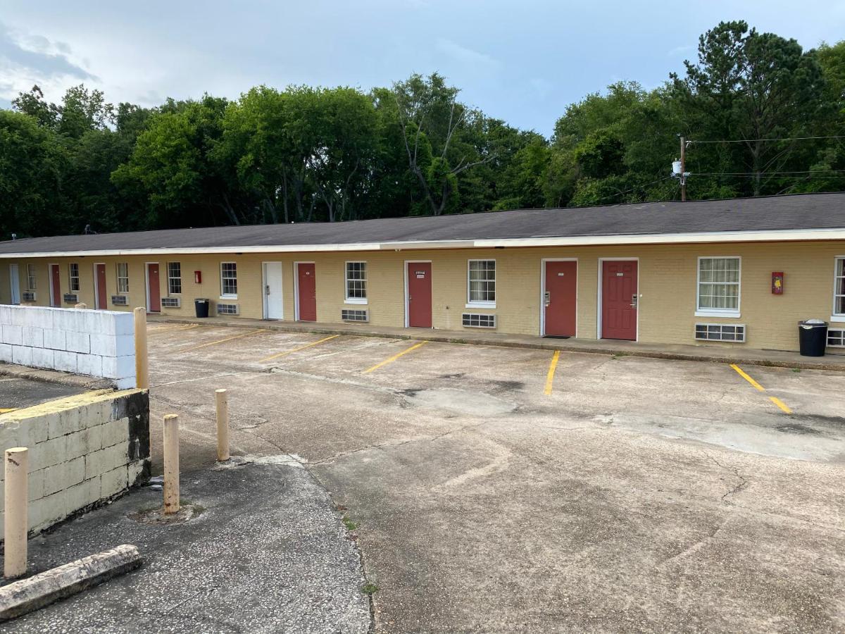 | Budget Inn
