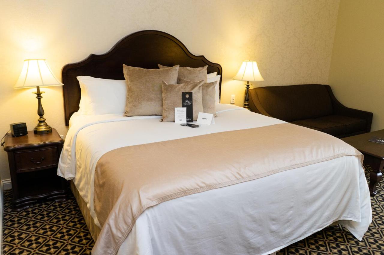Superior Single Room at The Mount Vernon Grand Hotel