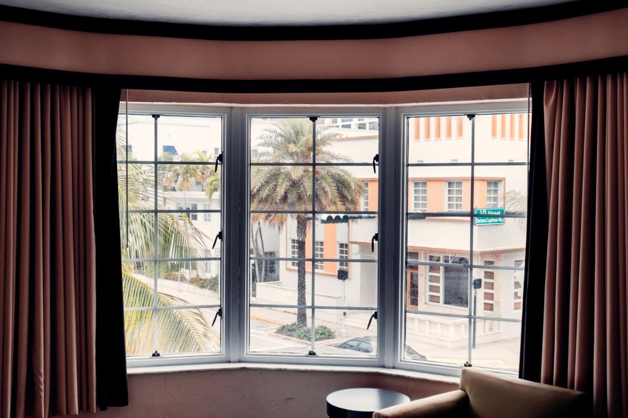 | Essex House Hotel