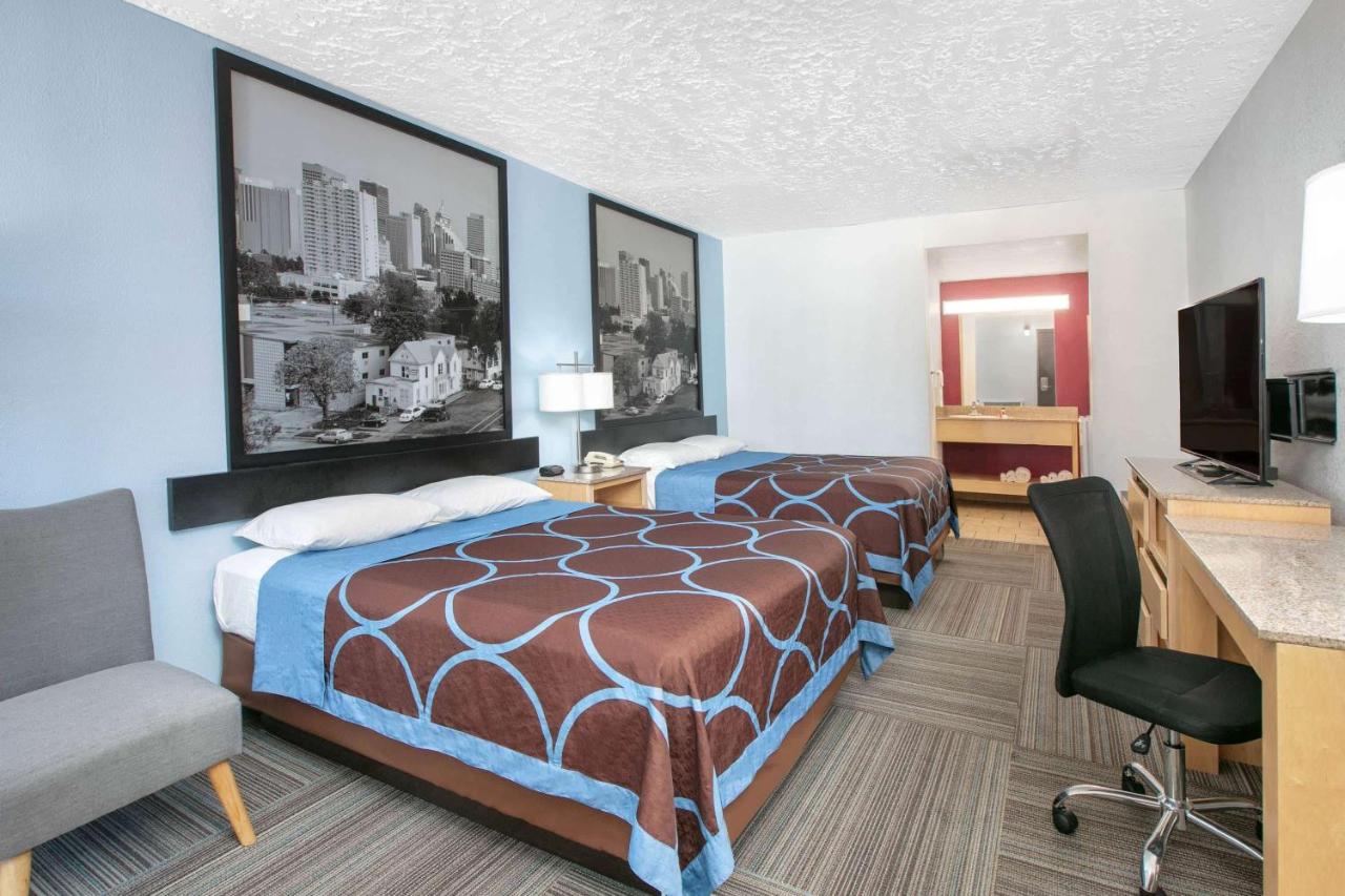 | Super 8 by Wyndham City of Moore