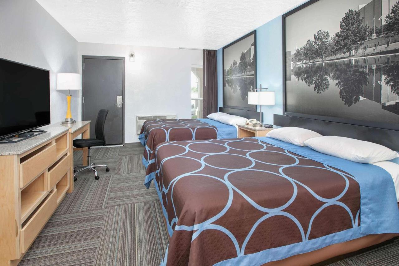 | Super 8 by Wyndham City of Moore