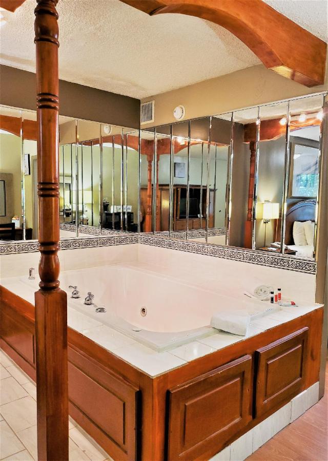 King Studio Suite - Non-Smoking at Days Inn by Wyndham Towson