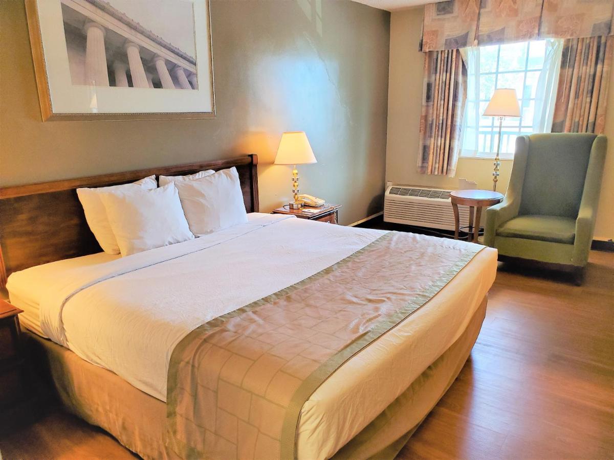 King Room - Non-Smoking at Days Inn by Wyndham Towson