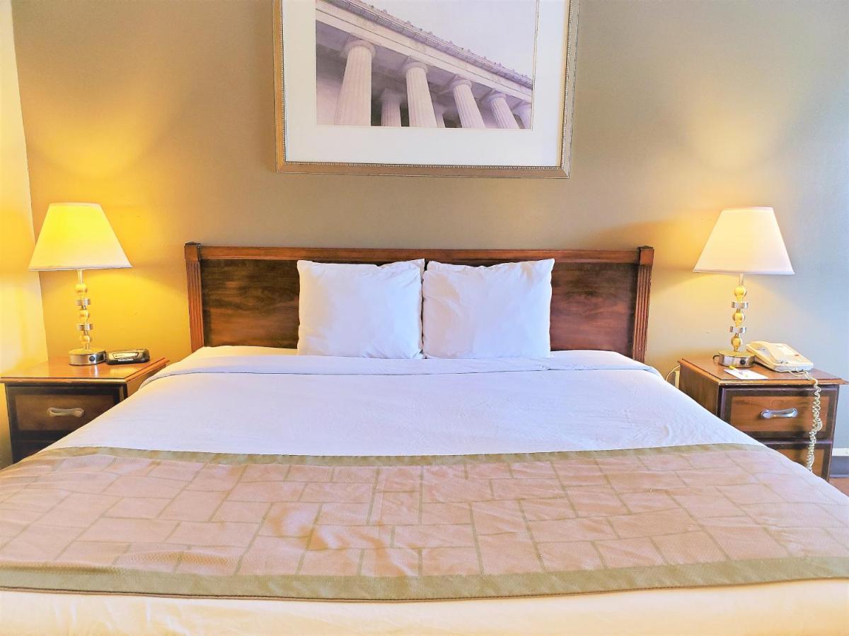 King Room - Non-Smoking at Days Inn by Wyndham Towson