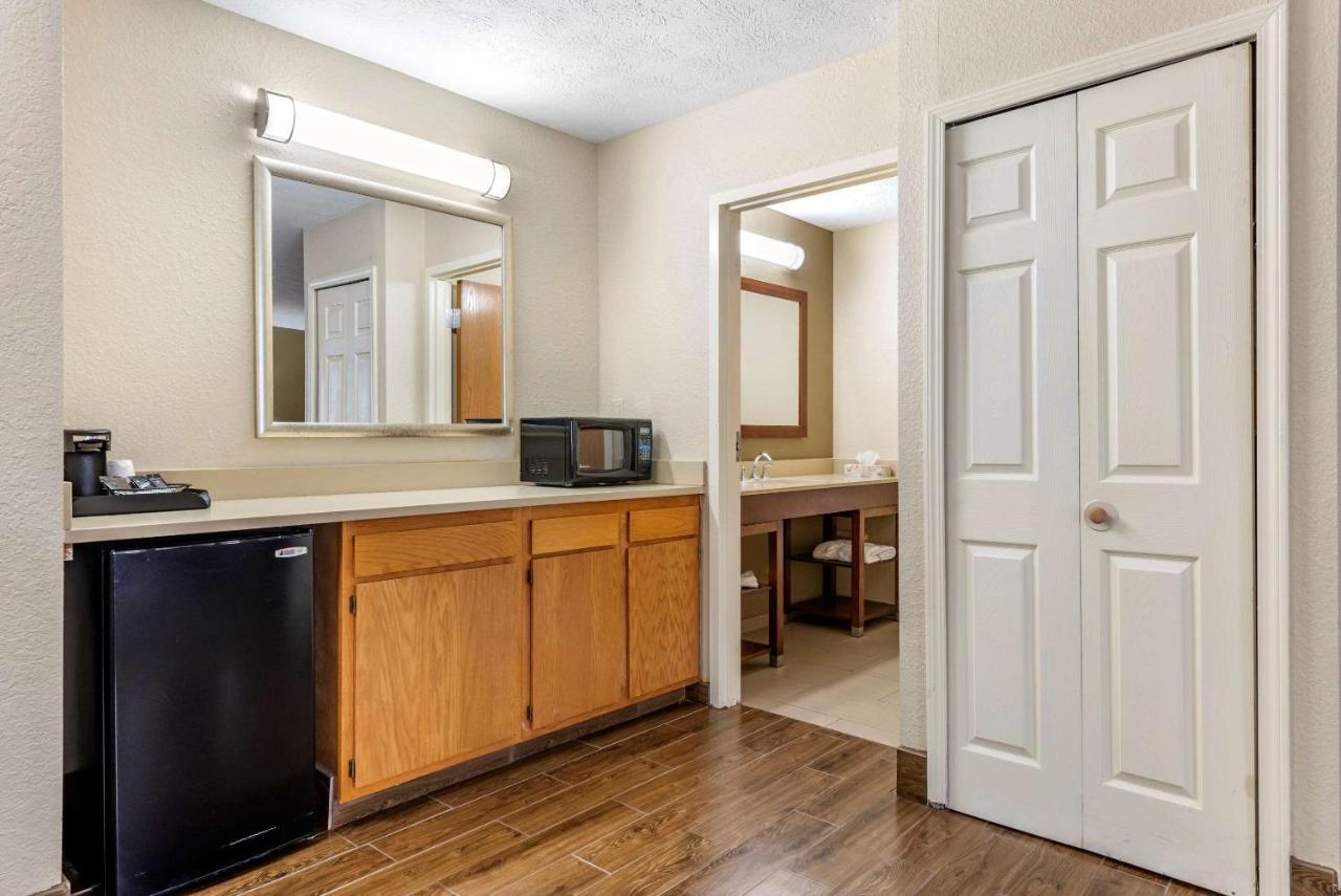  | Comfort Inn & Suites Cincinnati Eastgate