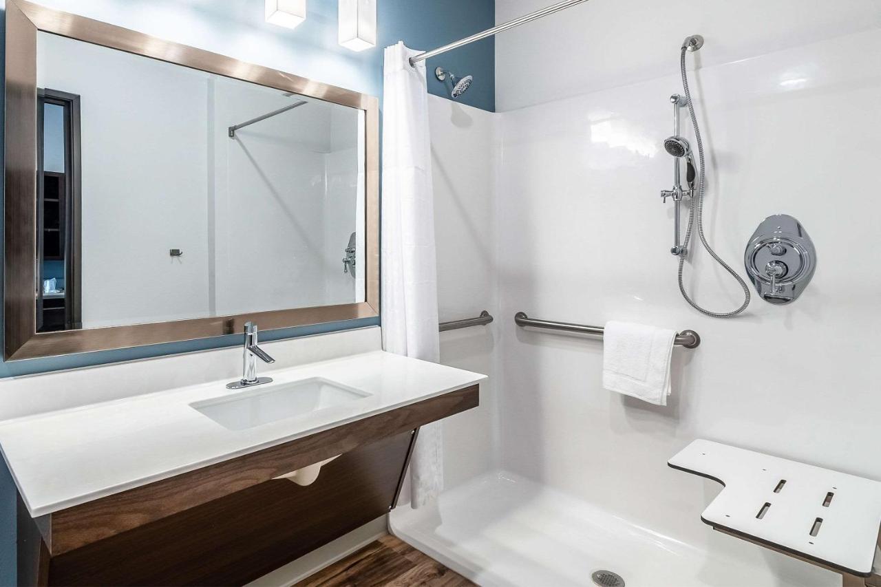 Standard Studio at WoodSpring Suites Indianapolis Zionsville