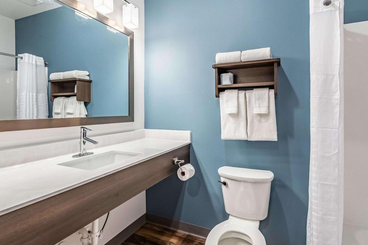King Studio at WoodSpring Suites Indianapolis Zionsville